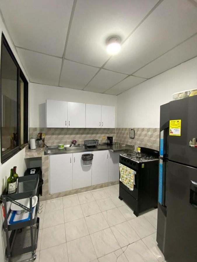 Habitaciones Independientes Cerca Al Aeropuerto 3 Cartagena 外观 照片